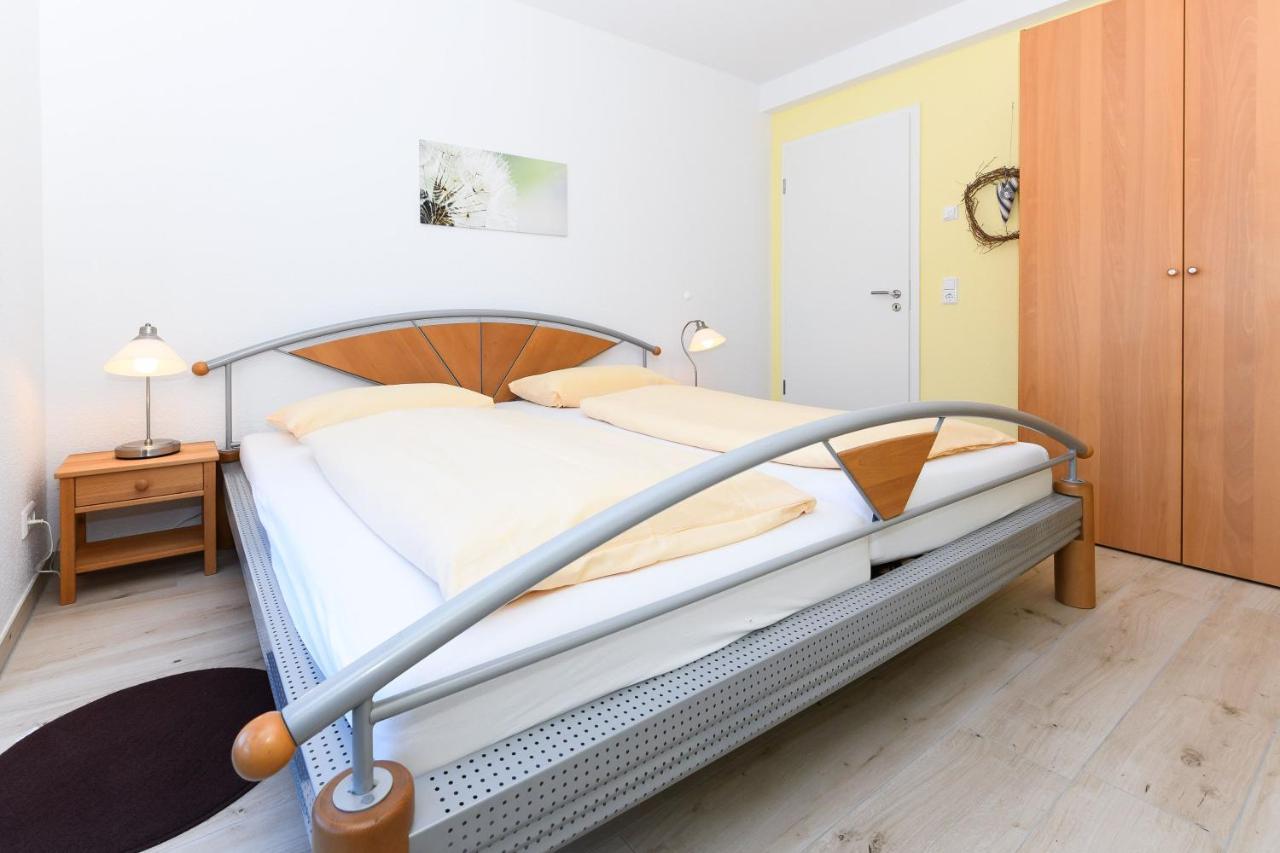 Ferienwohnung Strandloper Esens Exterior photo